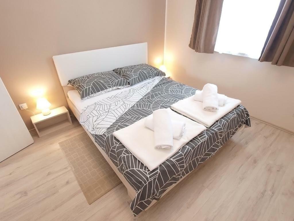 Luna Apartment Pula Exterior photo