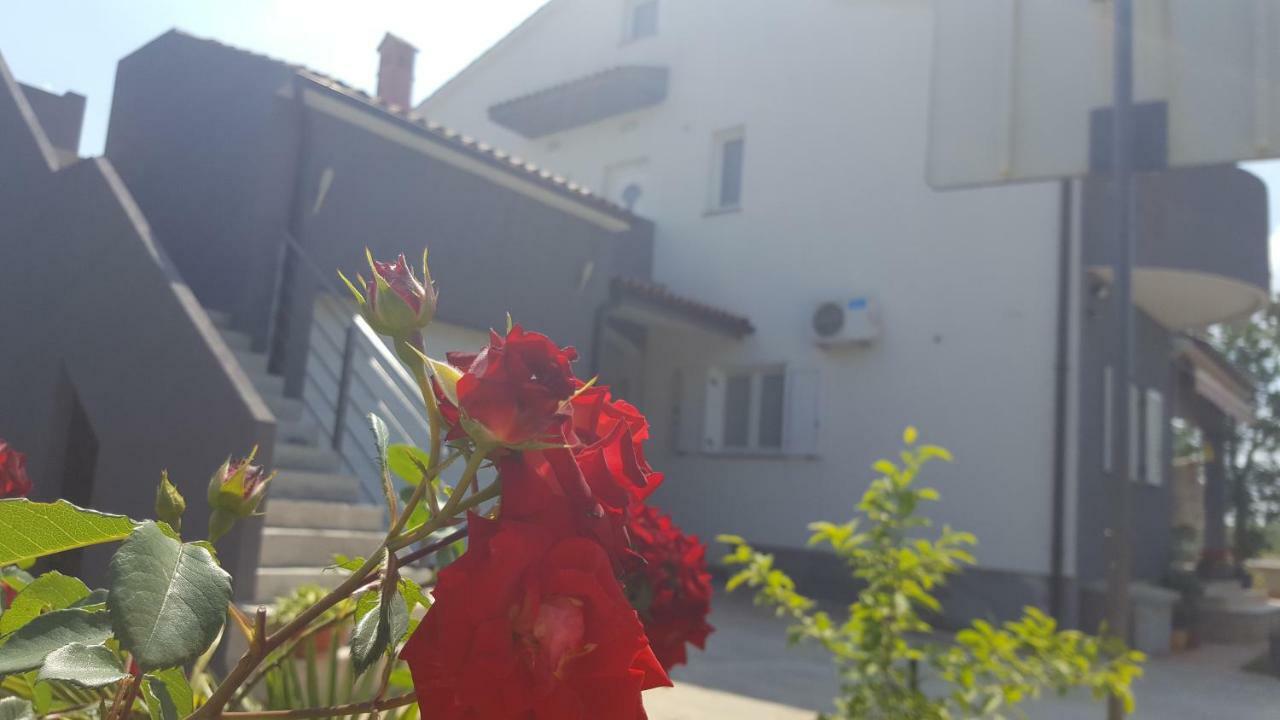 Luna Apartment Pula Exterior photo